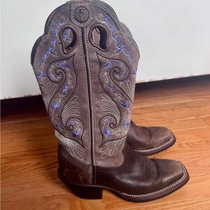 Tony Lama Brown and Purple Cowboy Boots with Intricate Stitching size 6